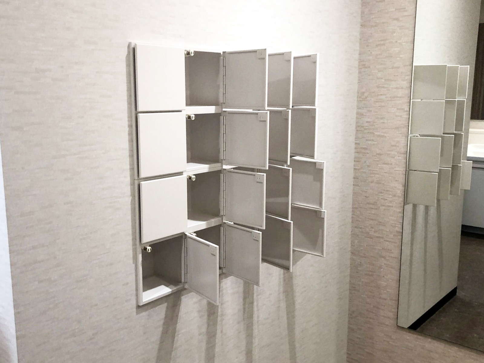 トイレ内の小物入れ