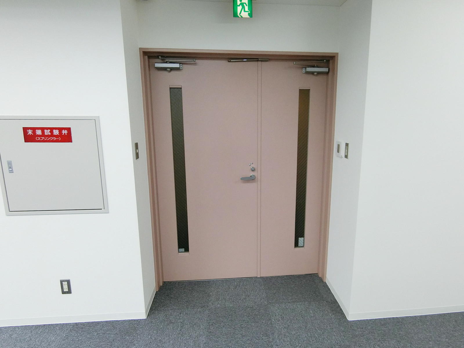 貸室出入口
