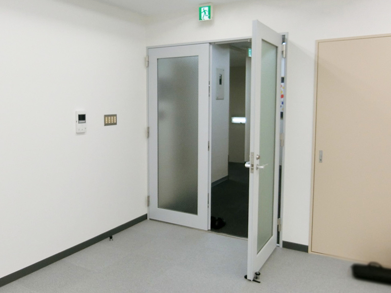 貸室出入口