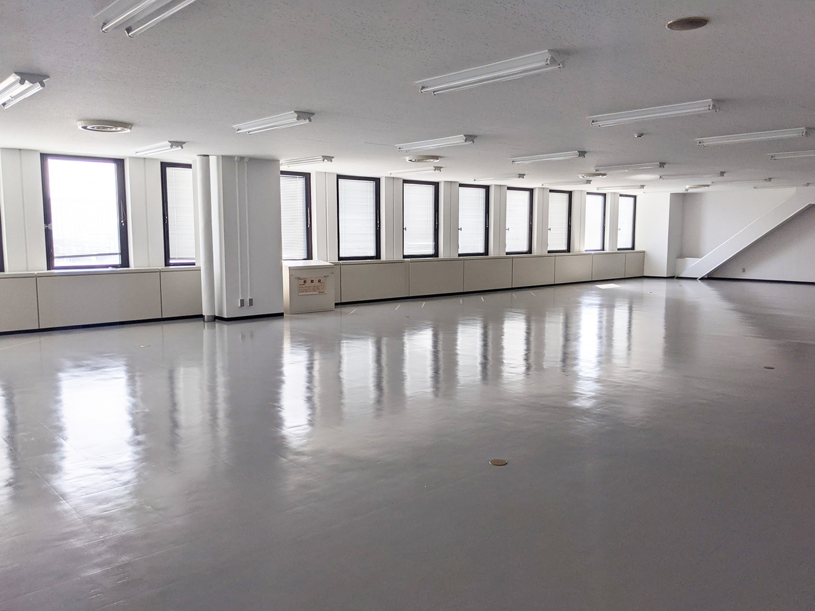 オフィス室内参考画像(4階)