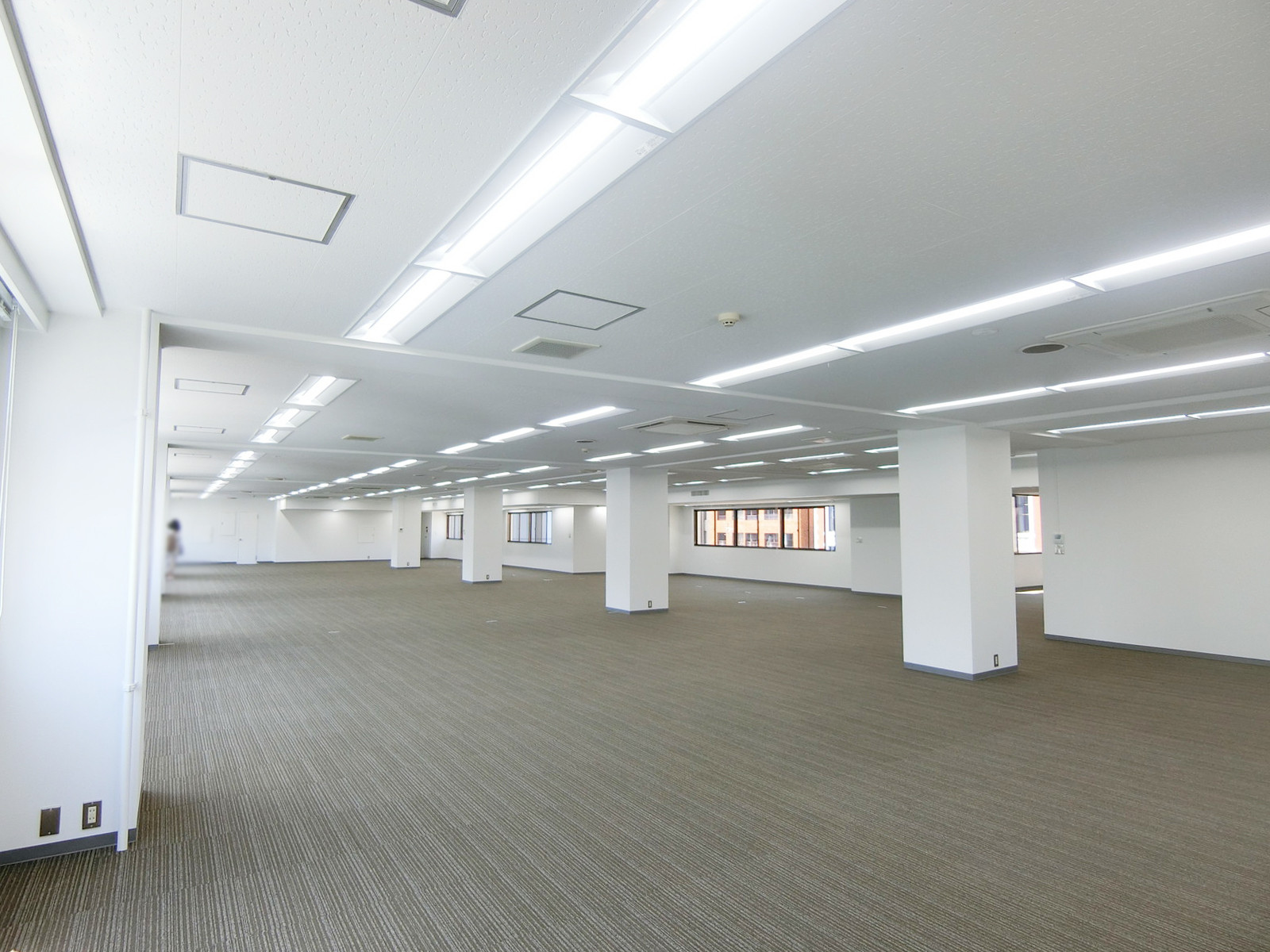 オフィス室内参考画像（9階・約131坪）