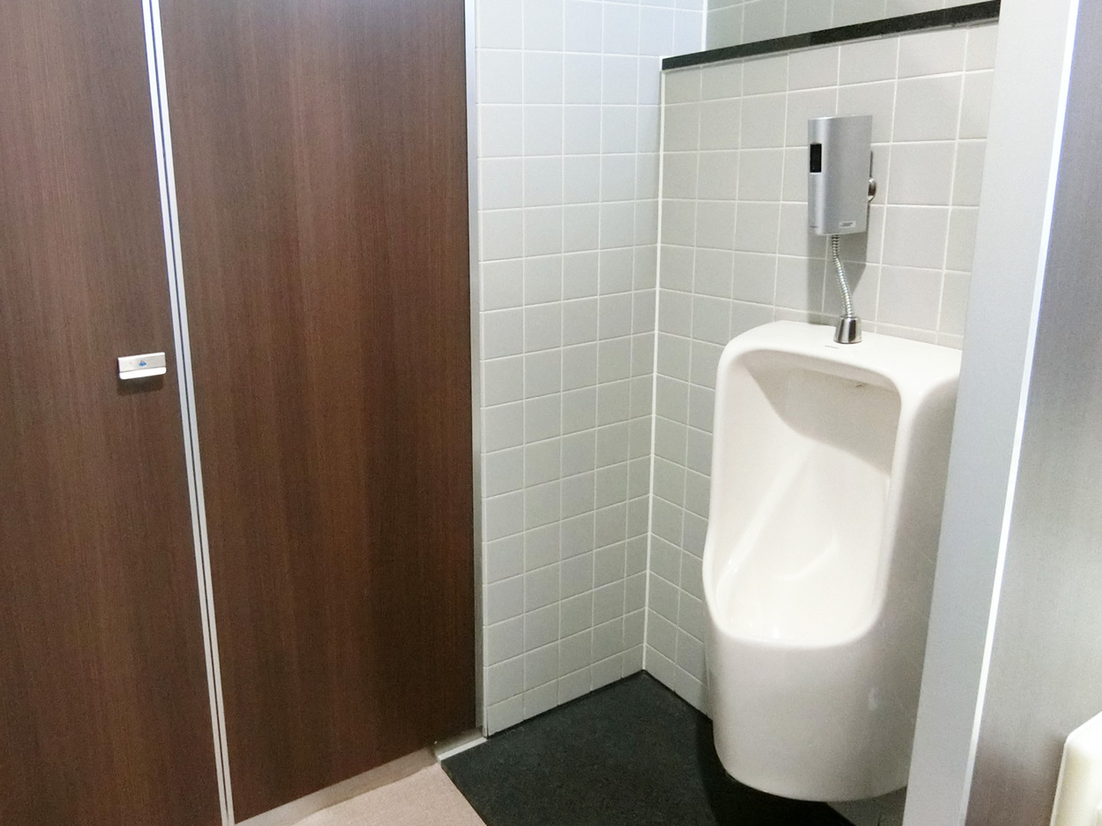 男性用トイレ