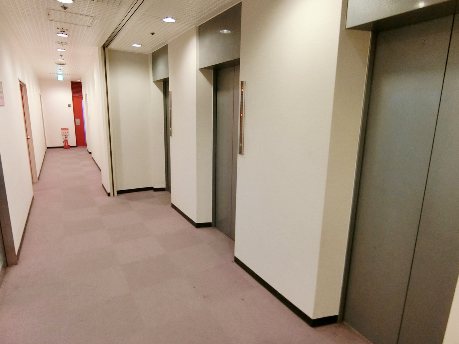 エレベーターホール
