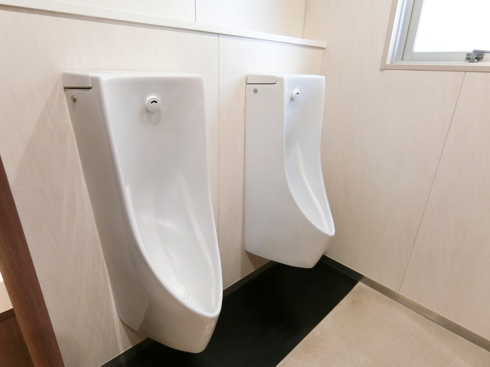 男性用トイレ