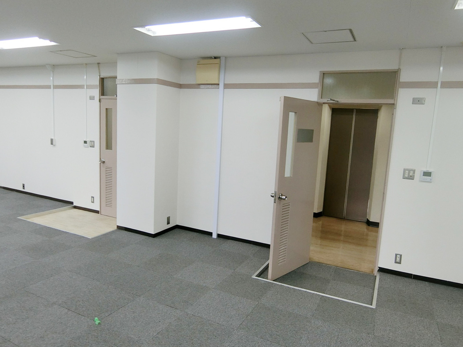 貸室出入口