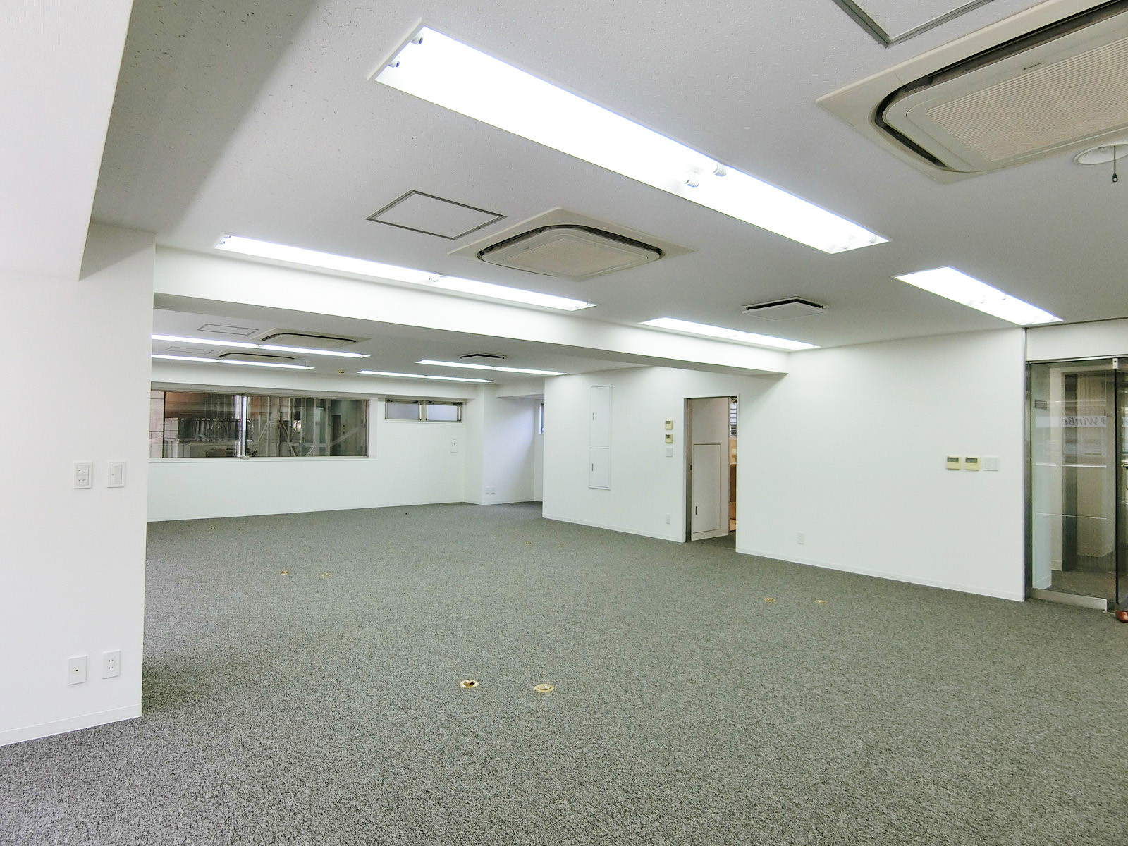 別角度の様子