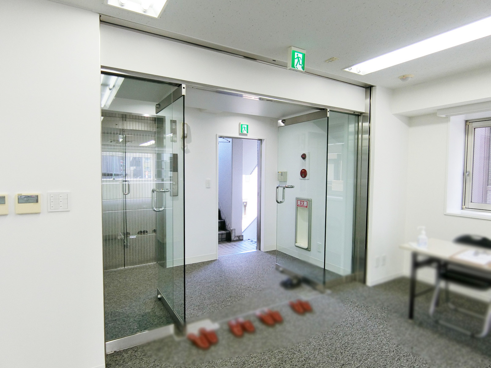 貸室出入口
