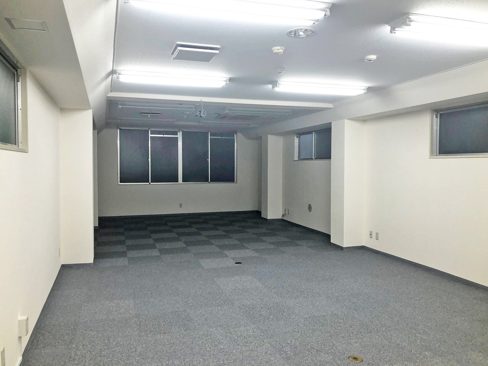 オフィス室内参考画像