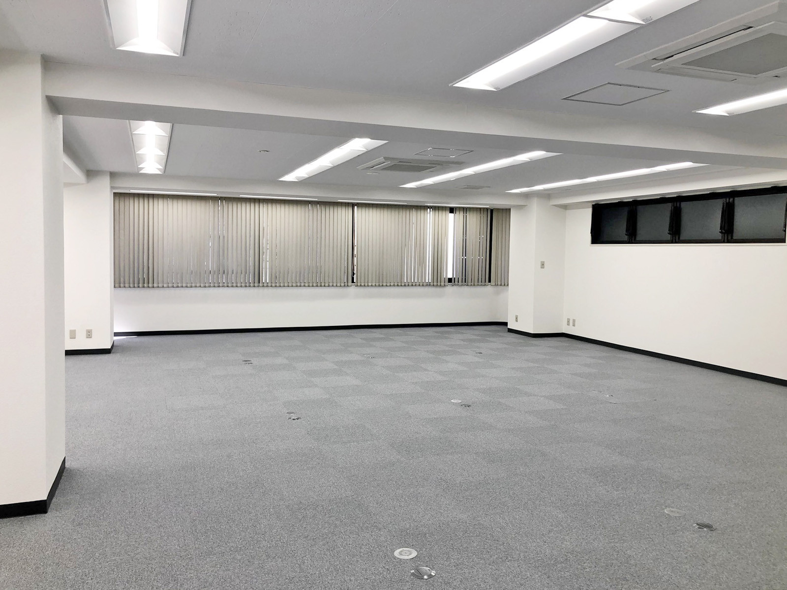 オフィス室内参考画像