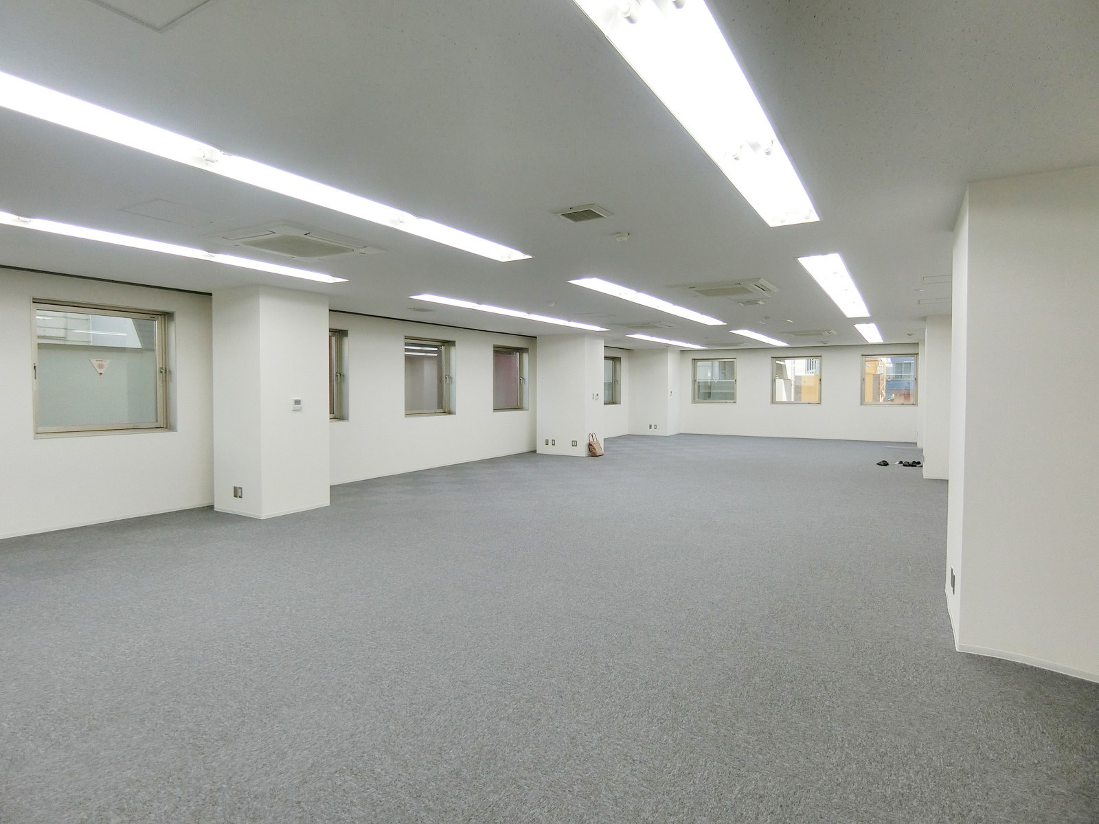 オフィス室内参考画像