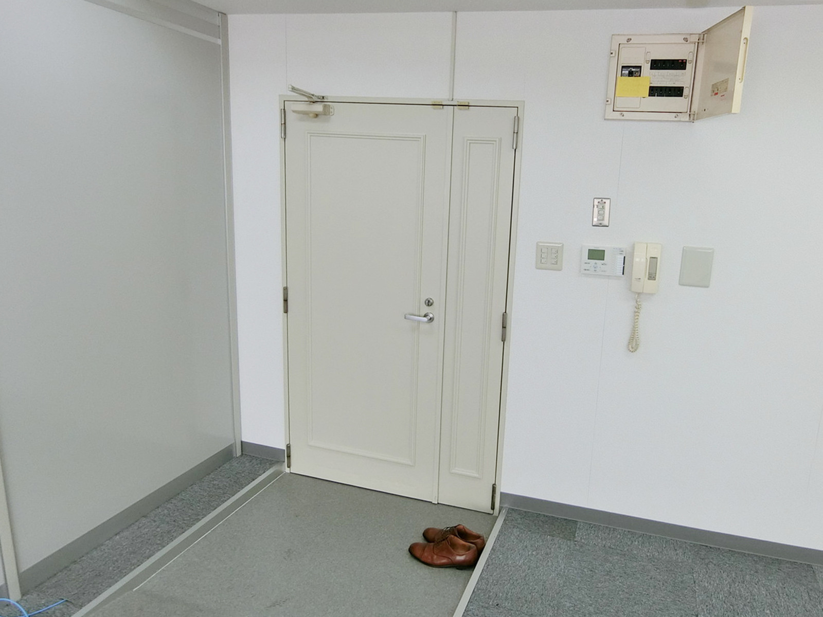 貸室出入口