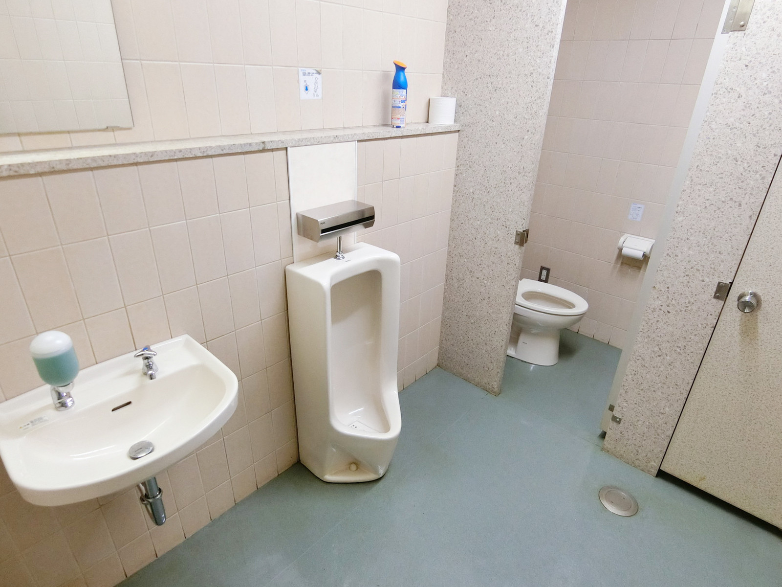男性用トイレ