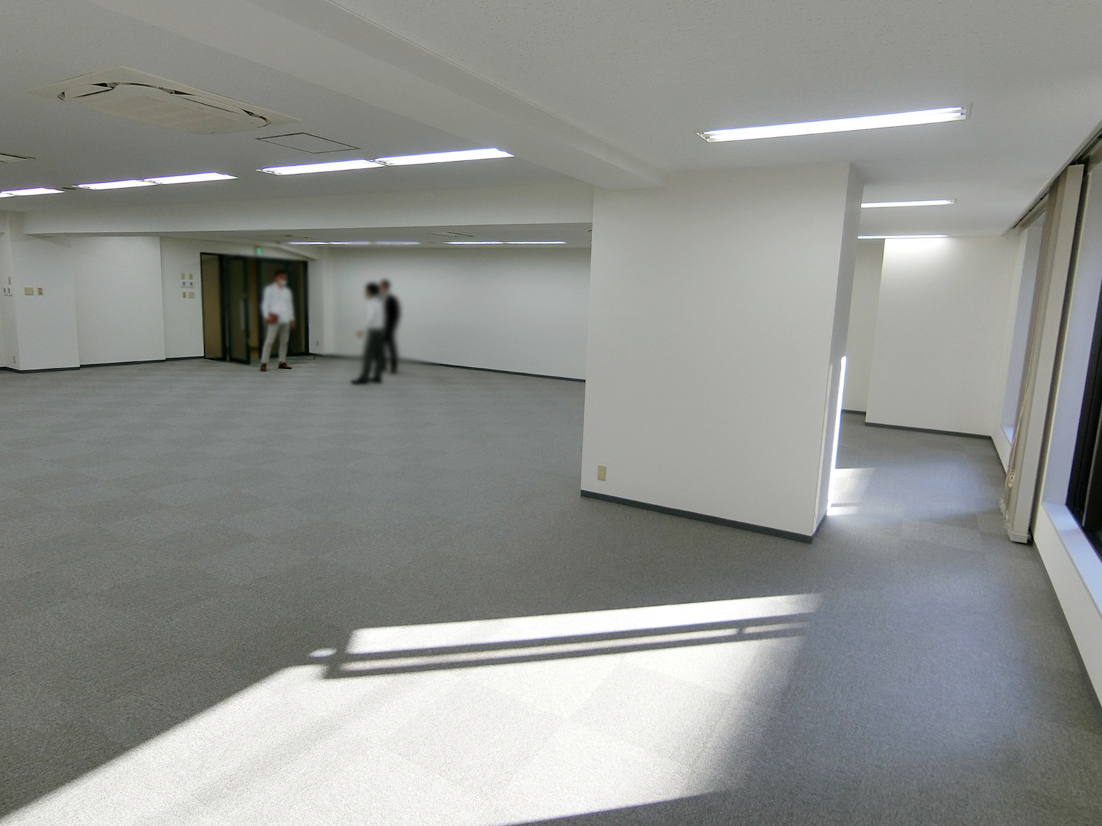 別角度の様子