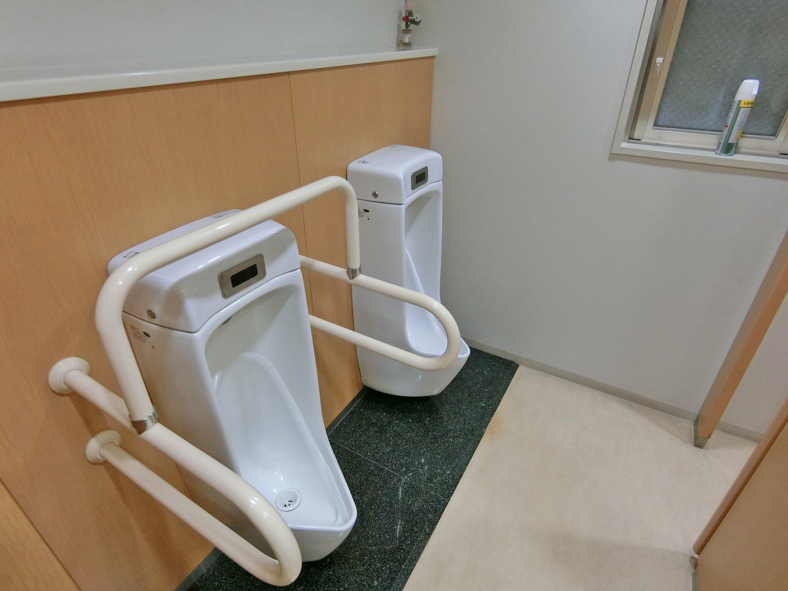 男性用トイレ