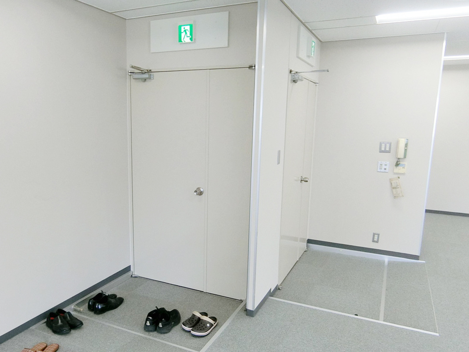 貸室出入口
