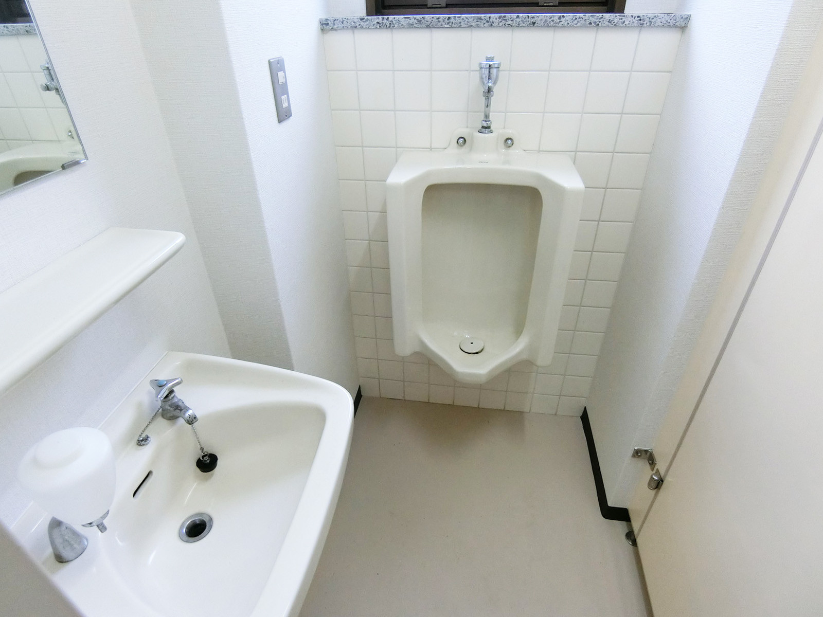 男性用トイレ