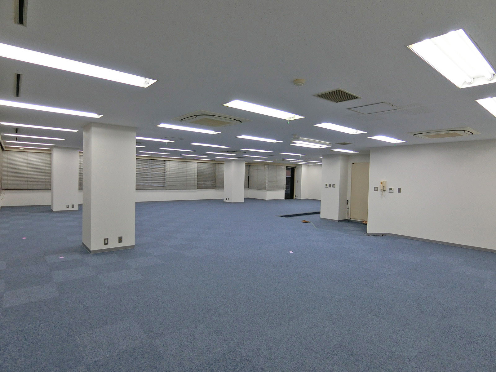 オフィス室内参考画像
