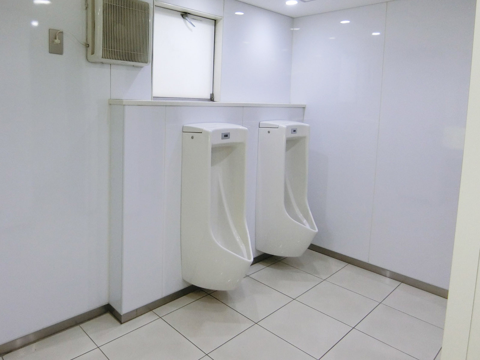 男性用トイレ