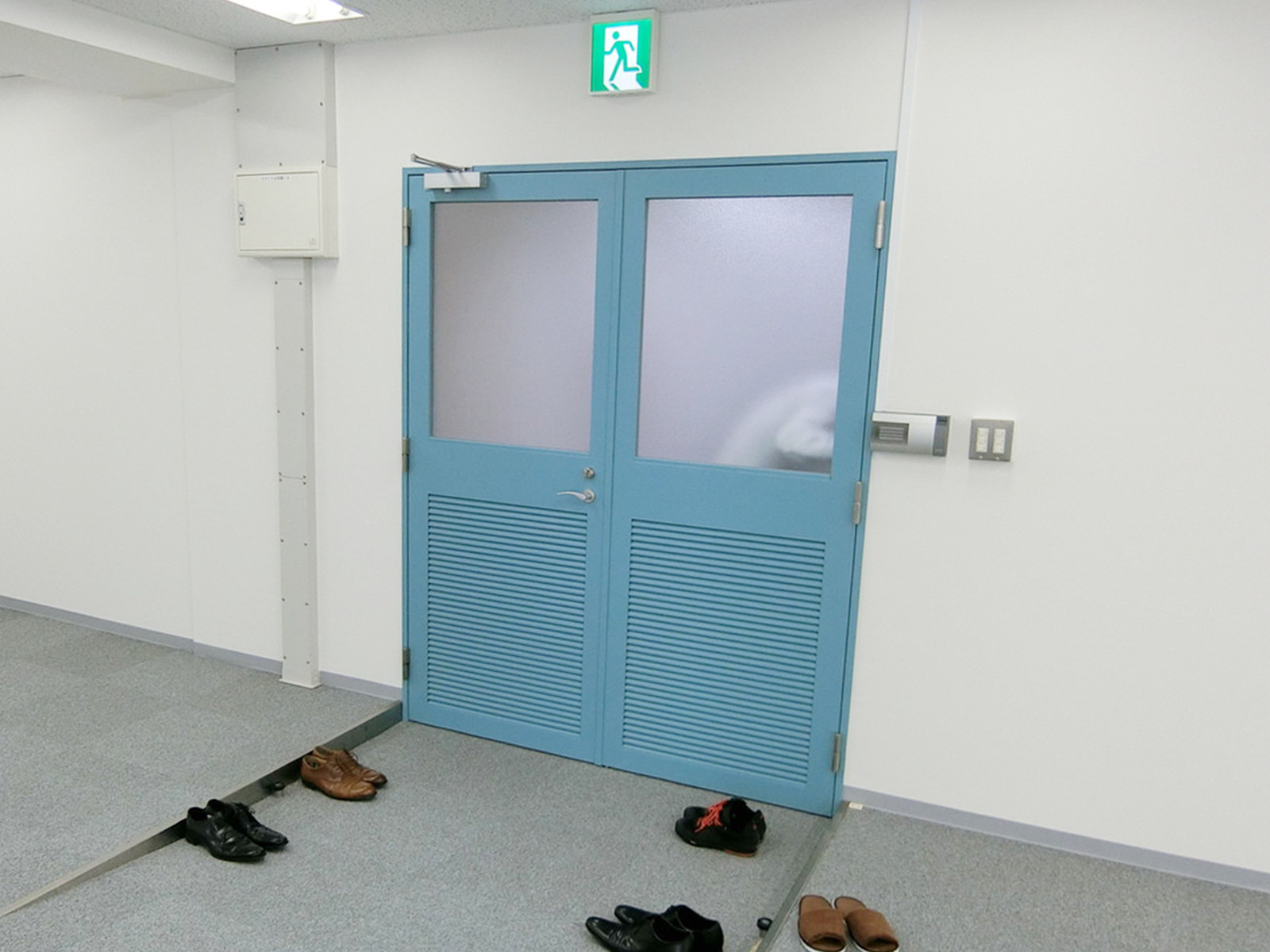 貸室出入口