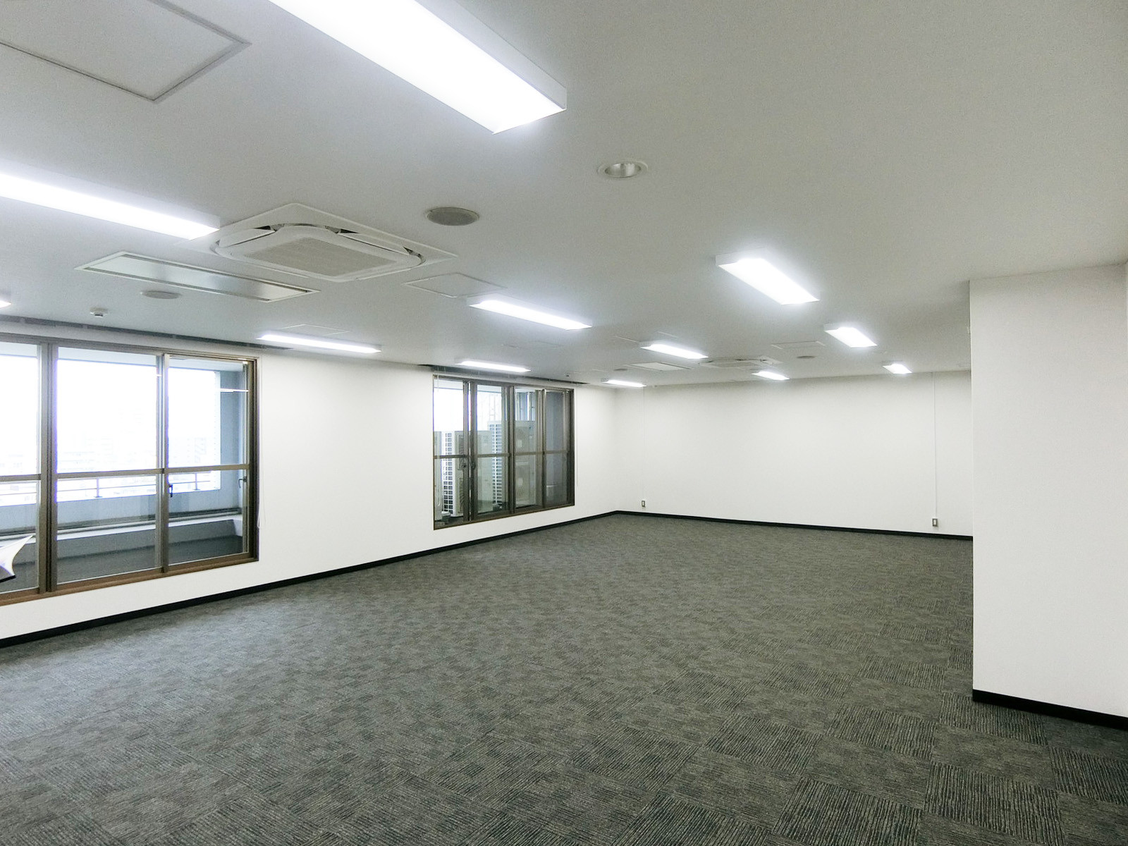 オフィス室内参考画像