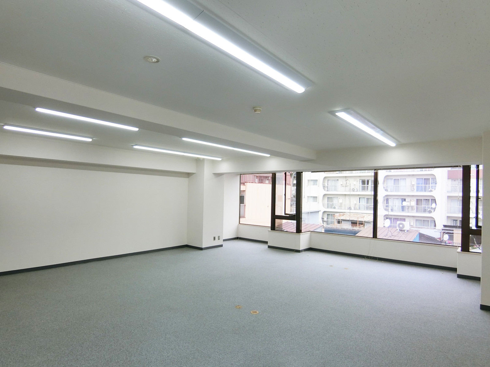 オフィス室内参考画像
