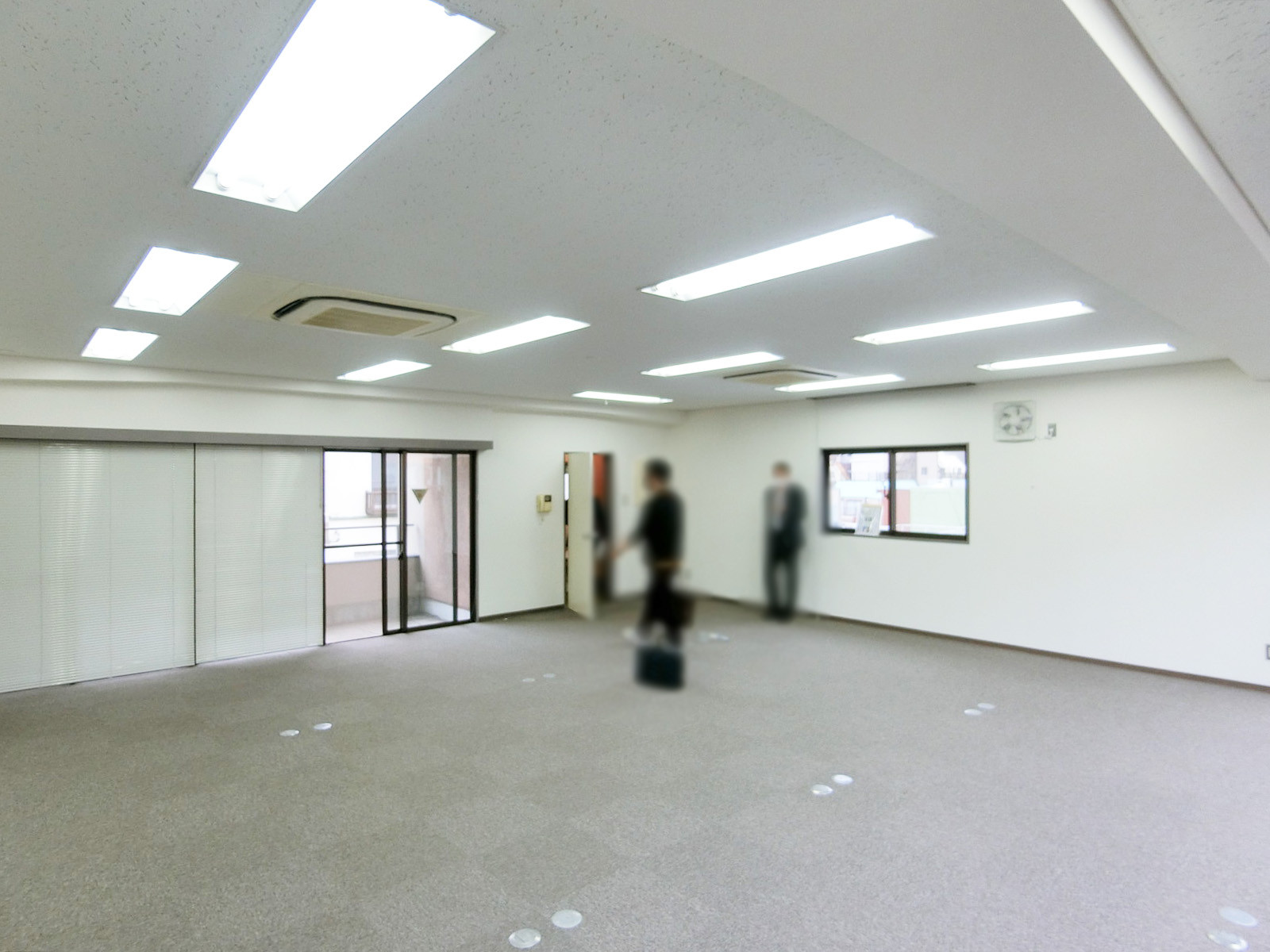 オフィス室内参考画像