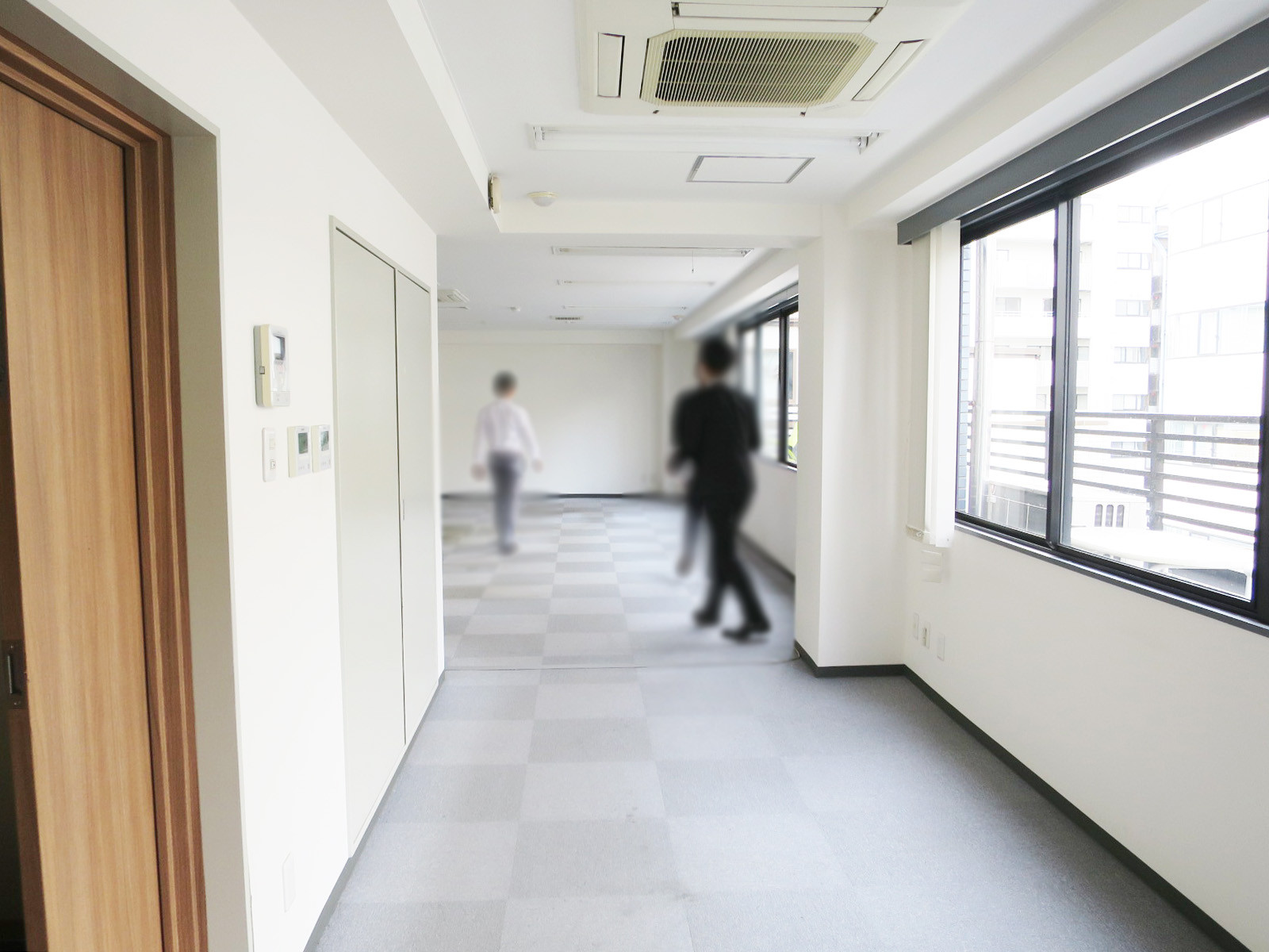 別角度の様子