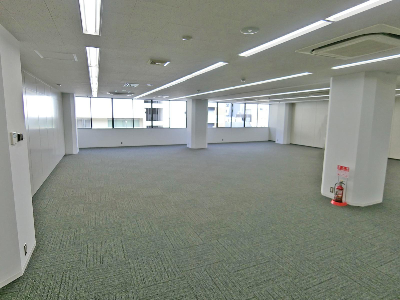 オフィス室内参考画像