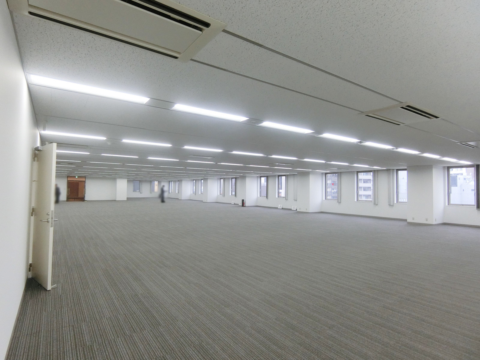 別角度の様子