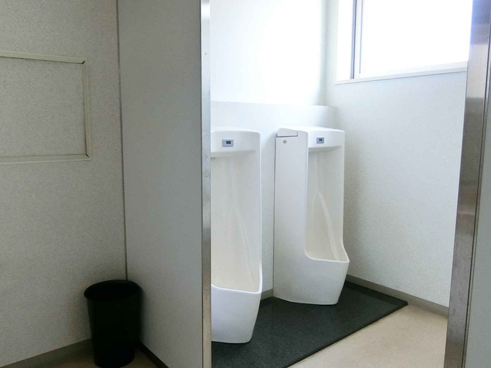 男性用トイレ