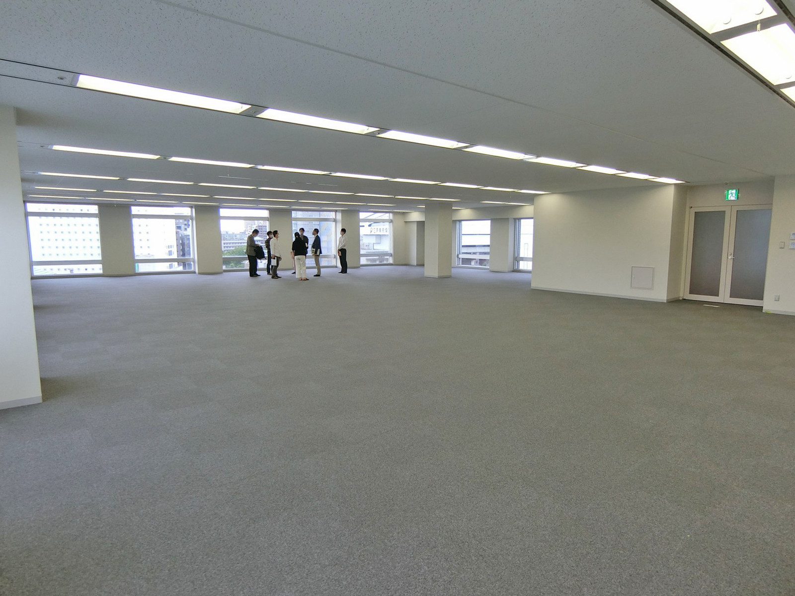 オフィス室内参考画像