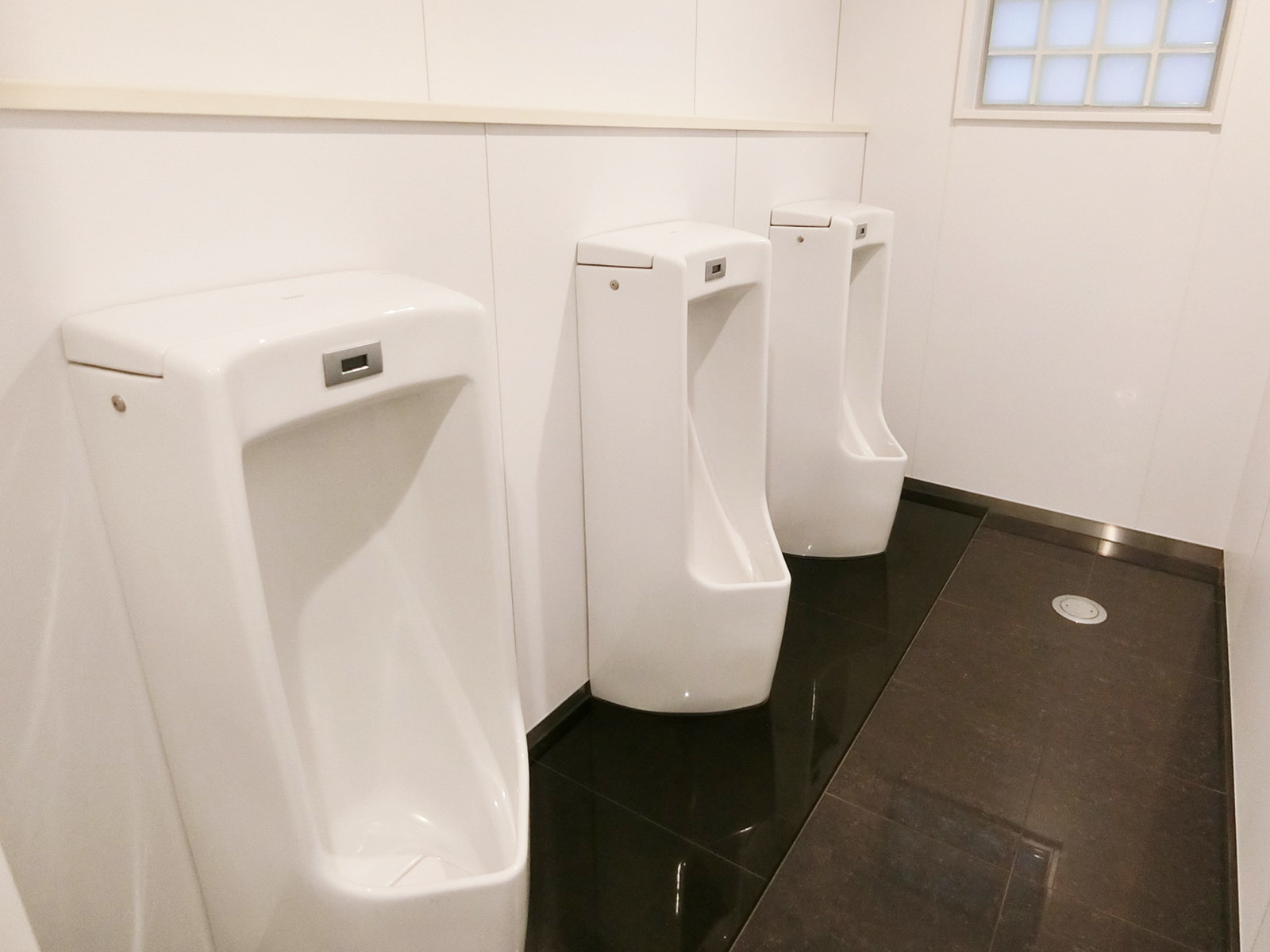 男性用トイレ