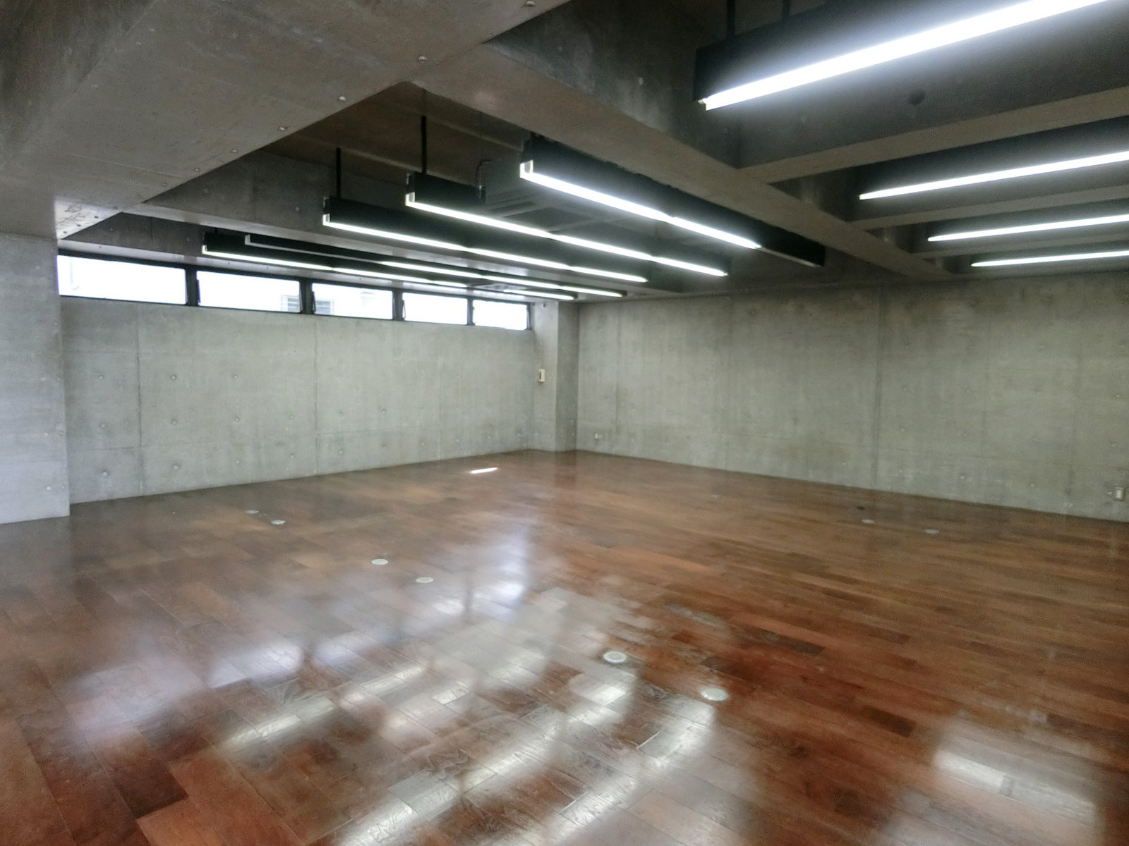 オフィス室内参考画像