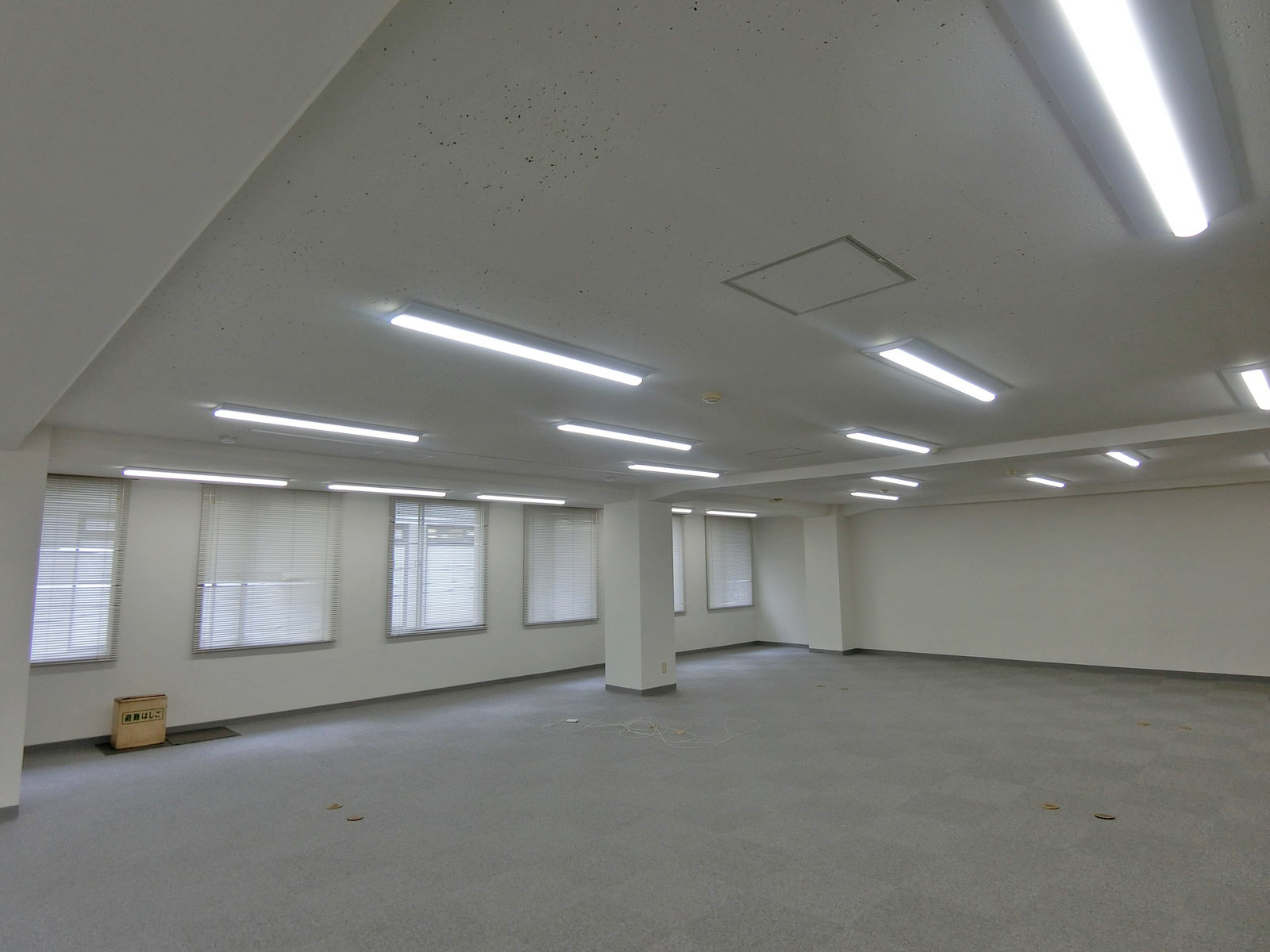 オフィス室内参考画像