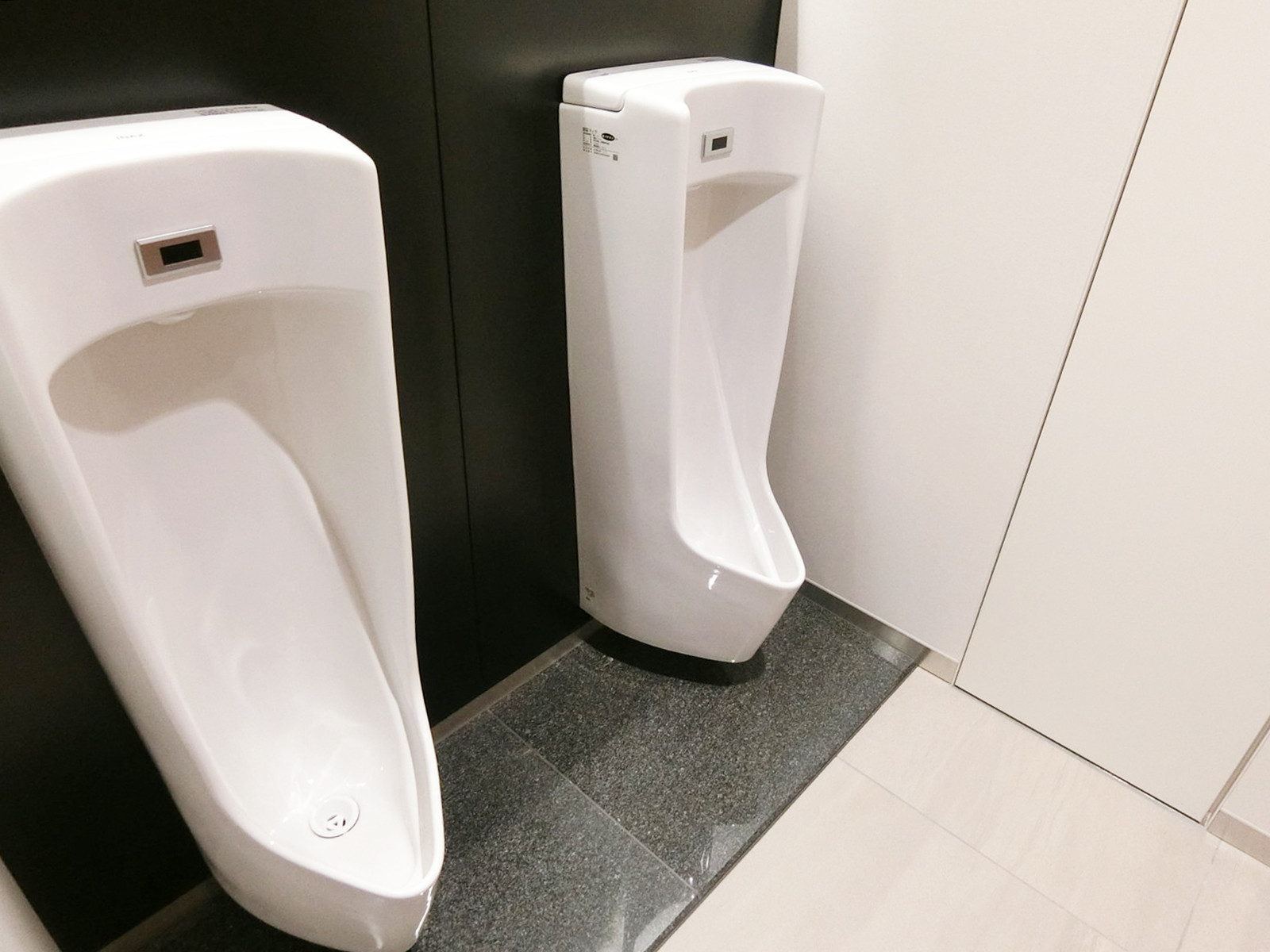 男性用トイレ