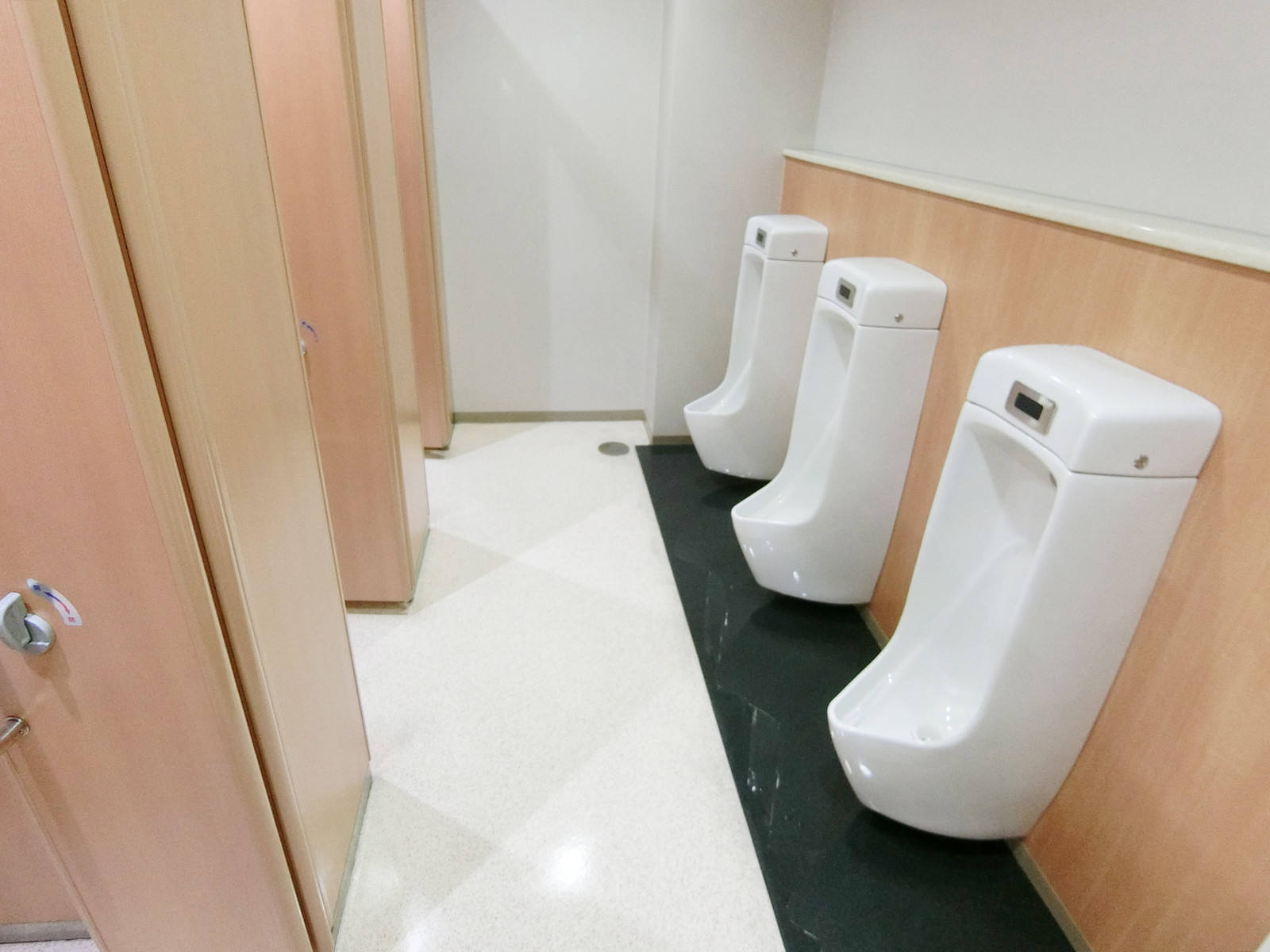 男性用トイレ