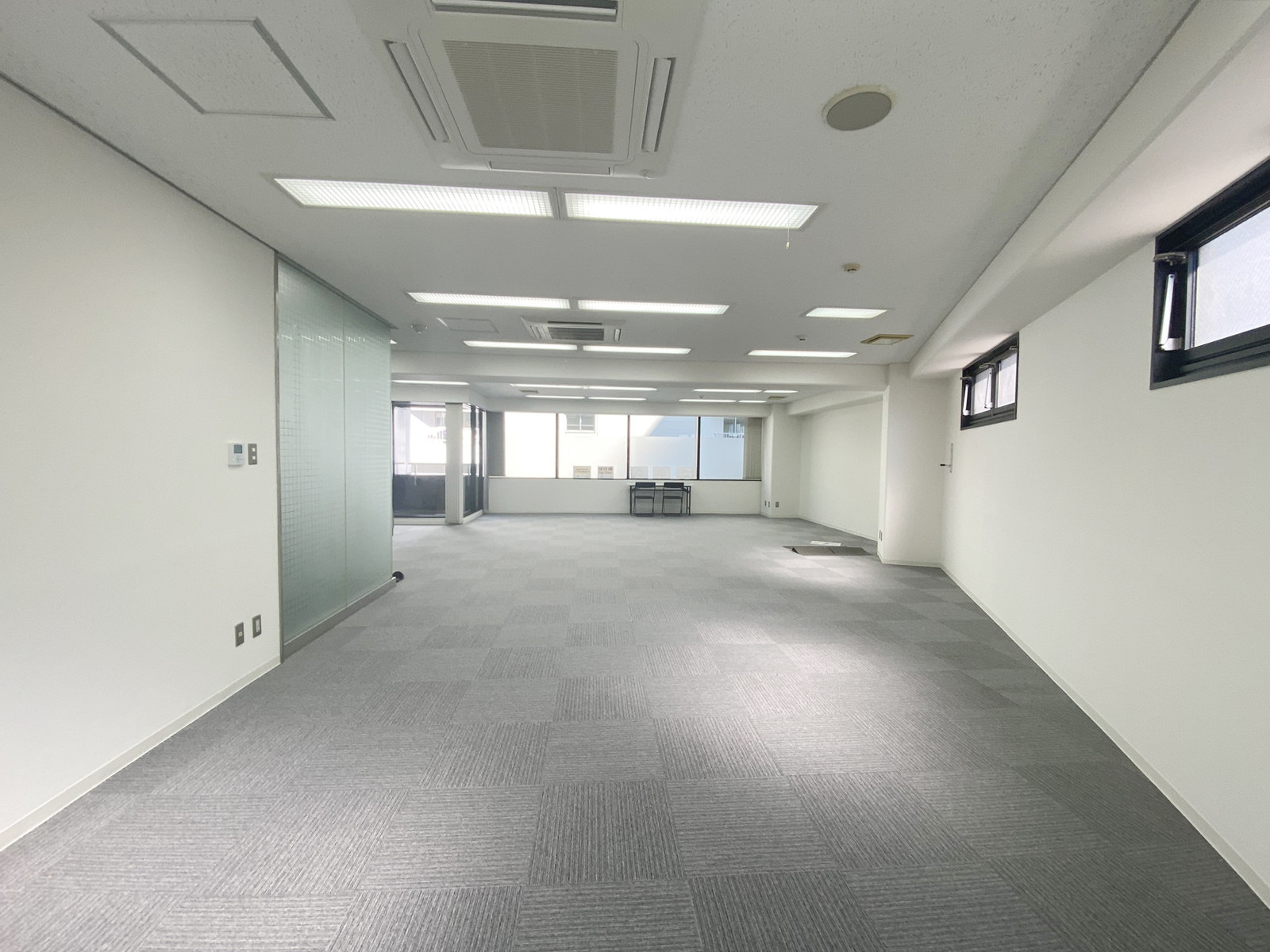 オフィス室内参考画像