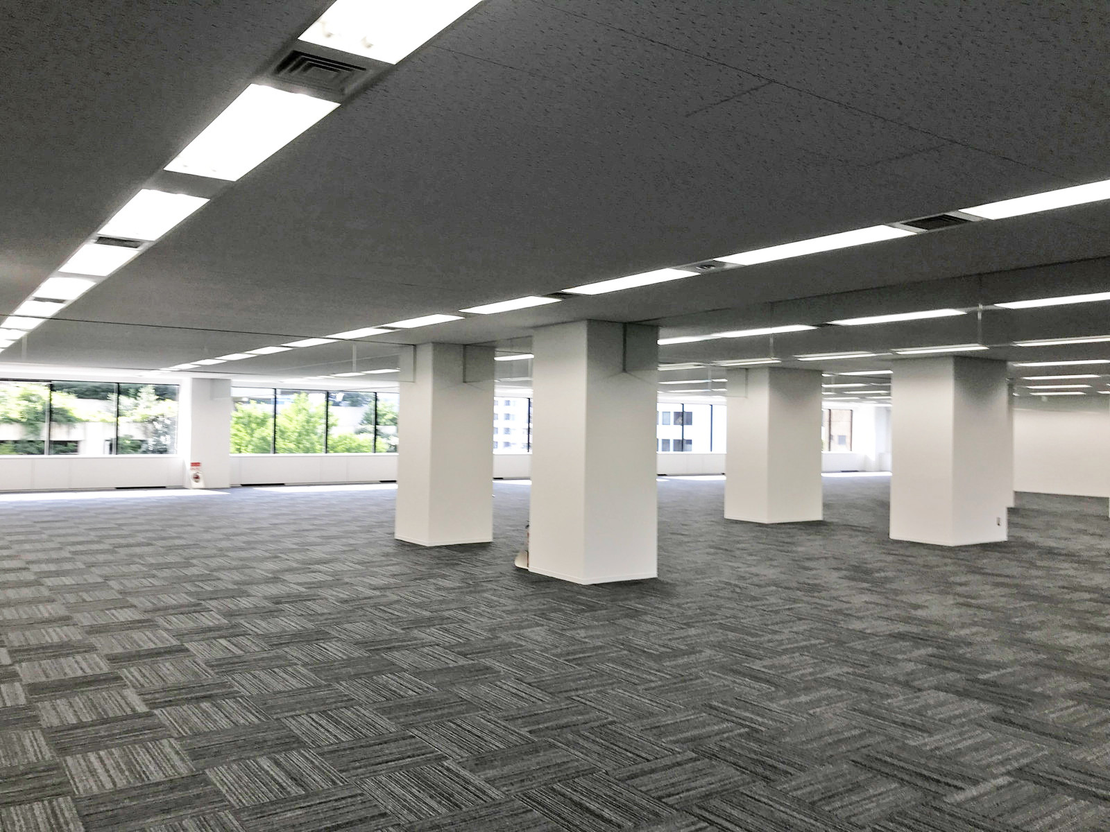 オフィス室内参考画像