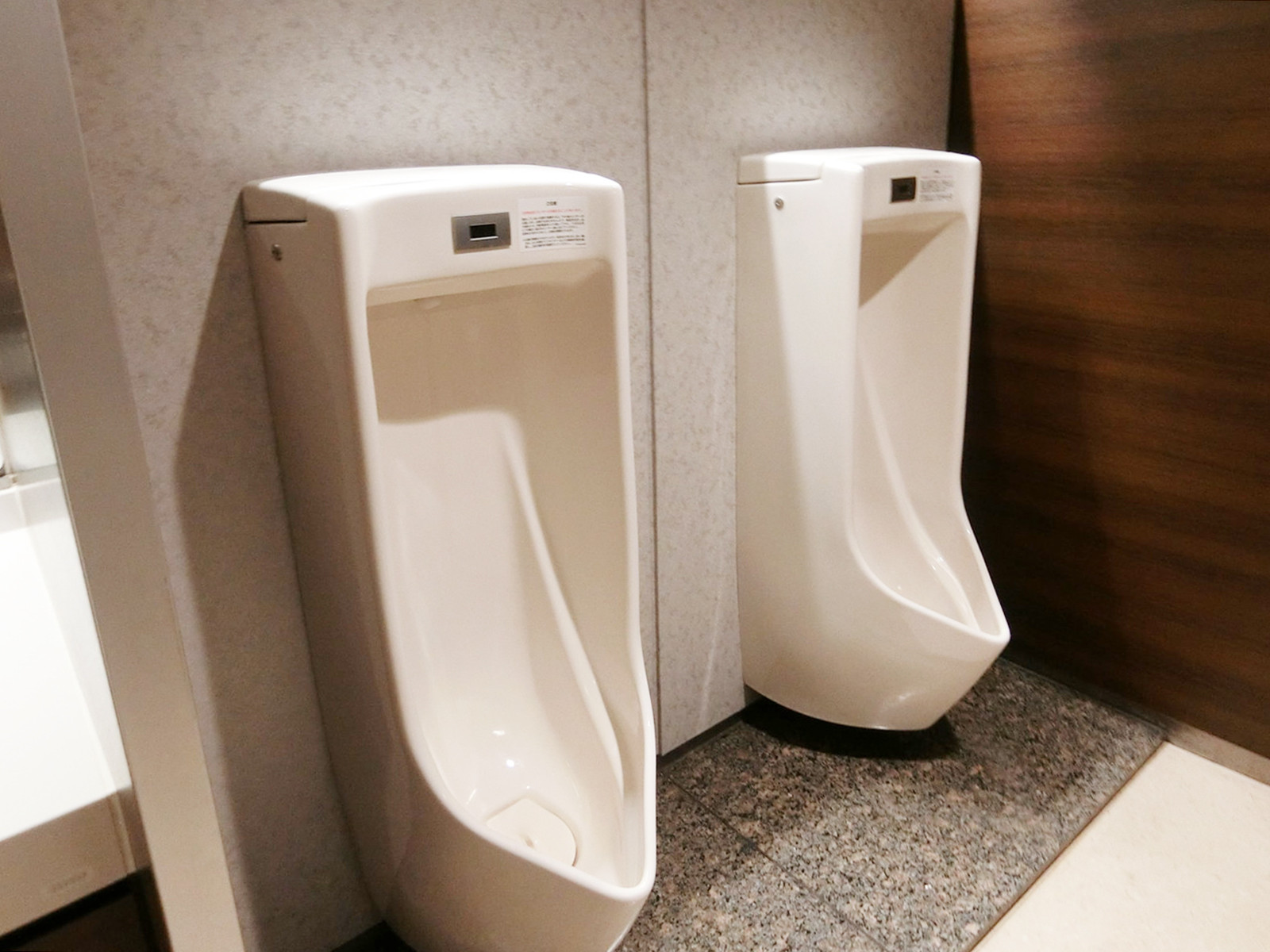 男性用トイレ
