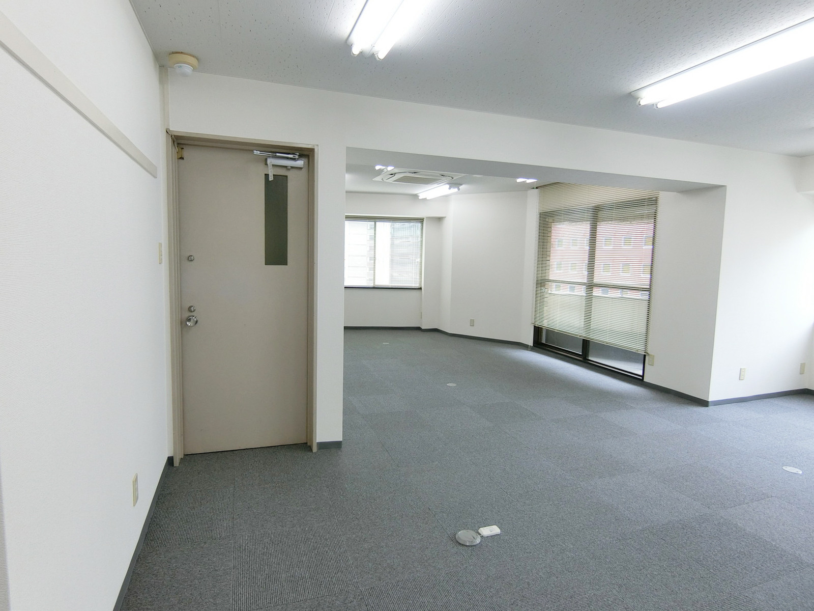 オフィス室内参考画像