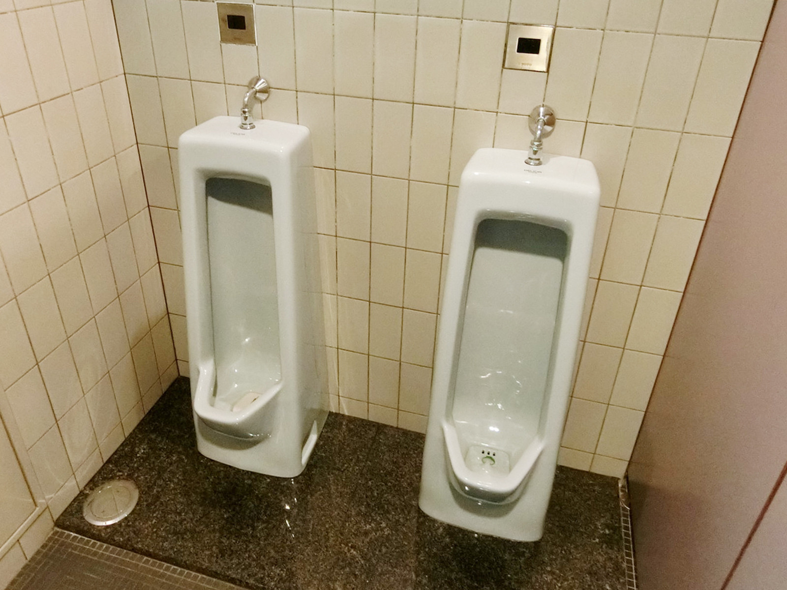 男性用トイレ