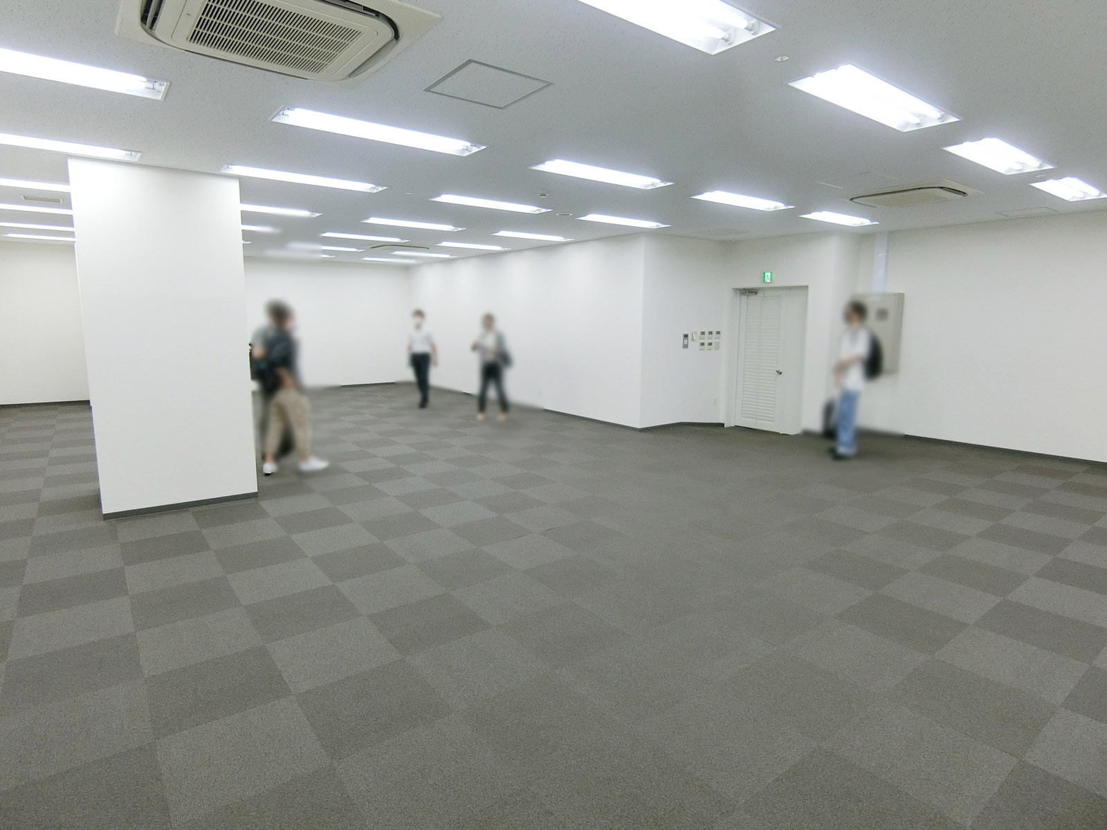 別角度の様子