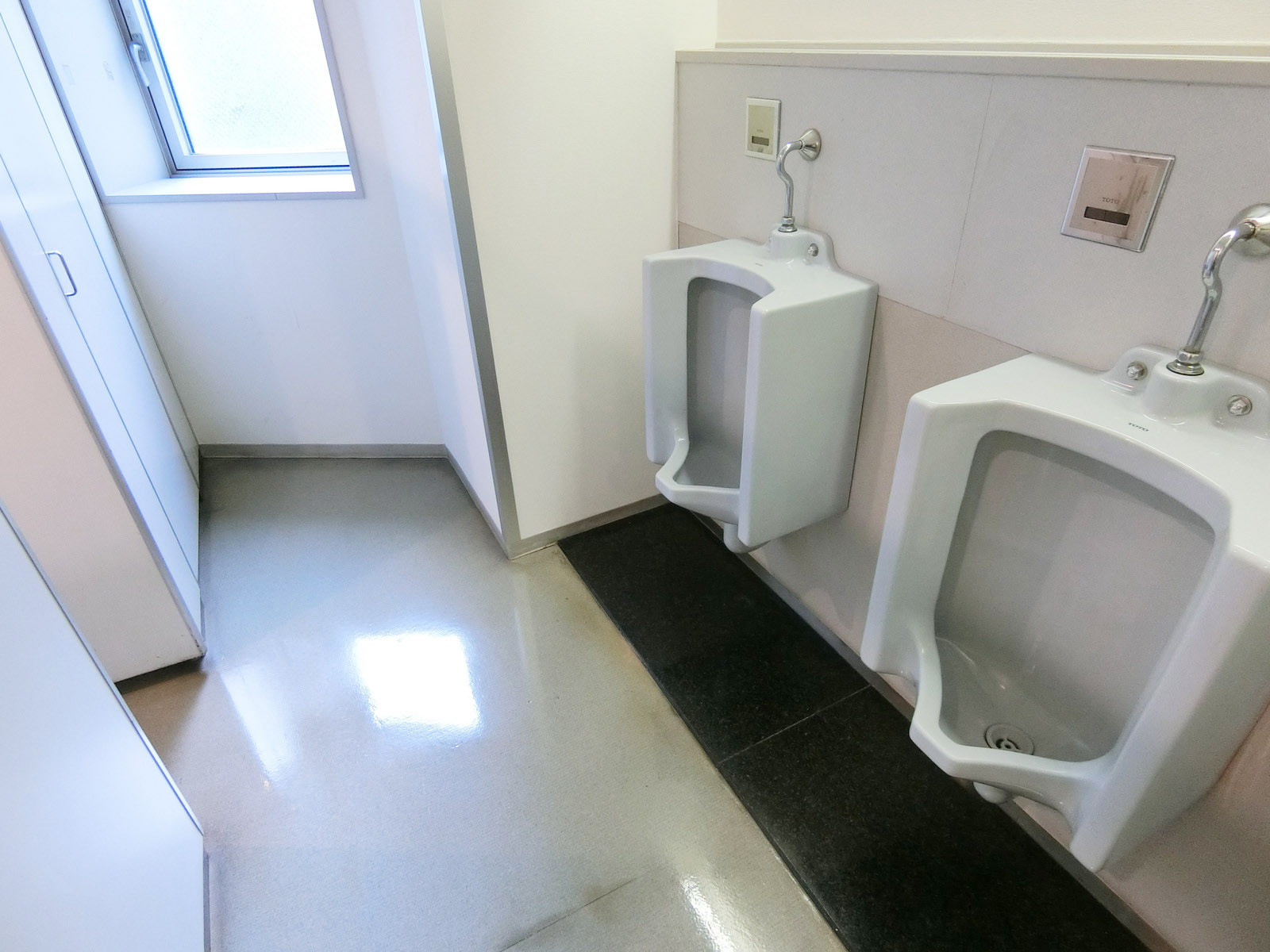 男性用トイレ