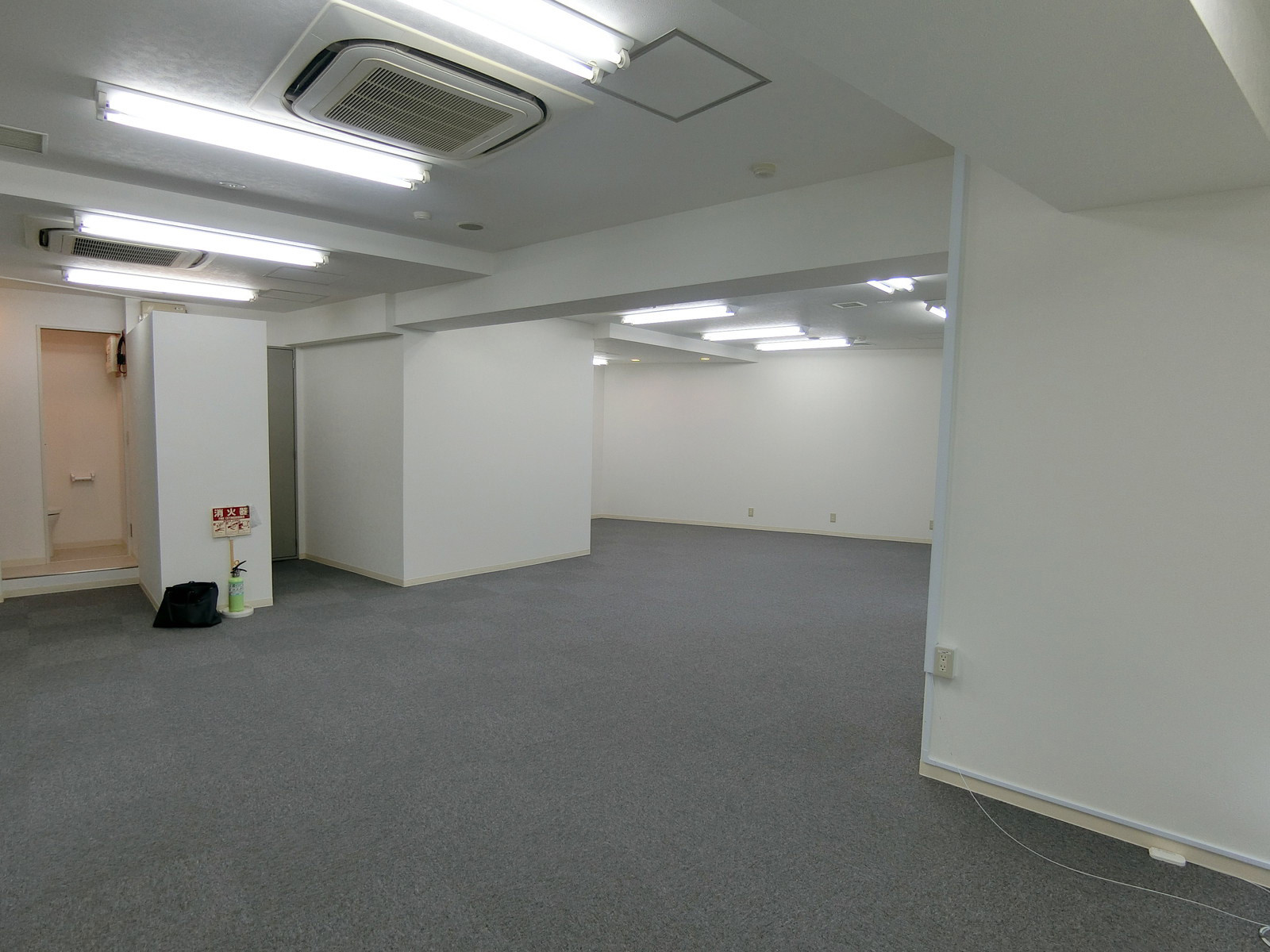 オフィス室内参考画像