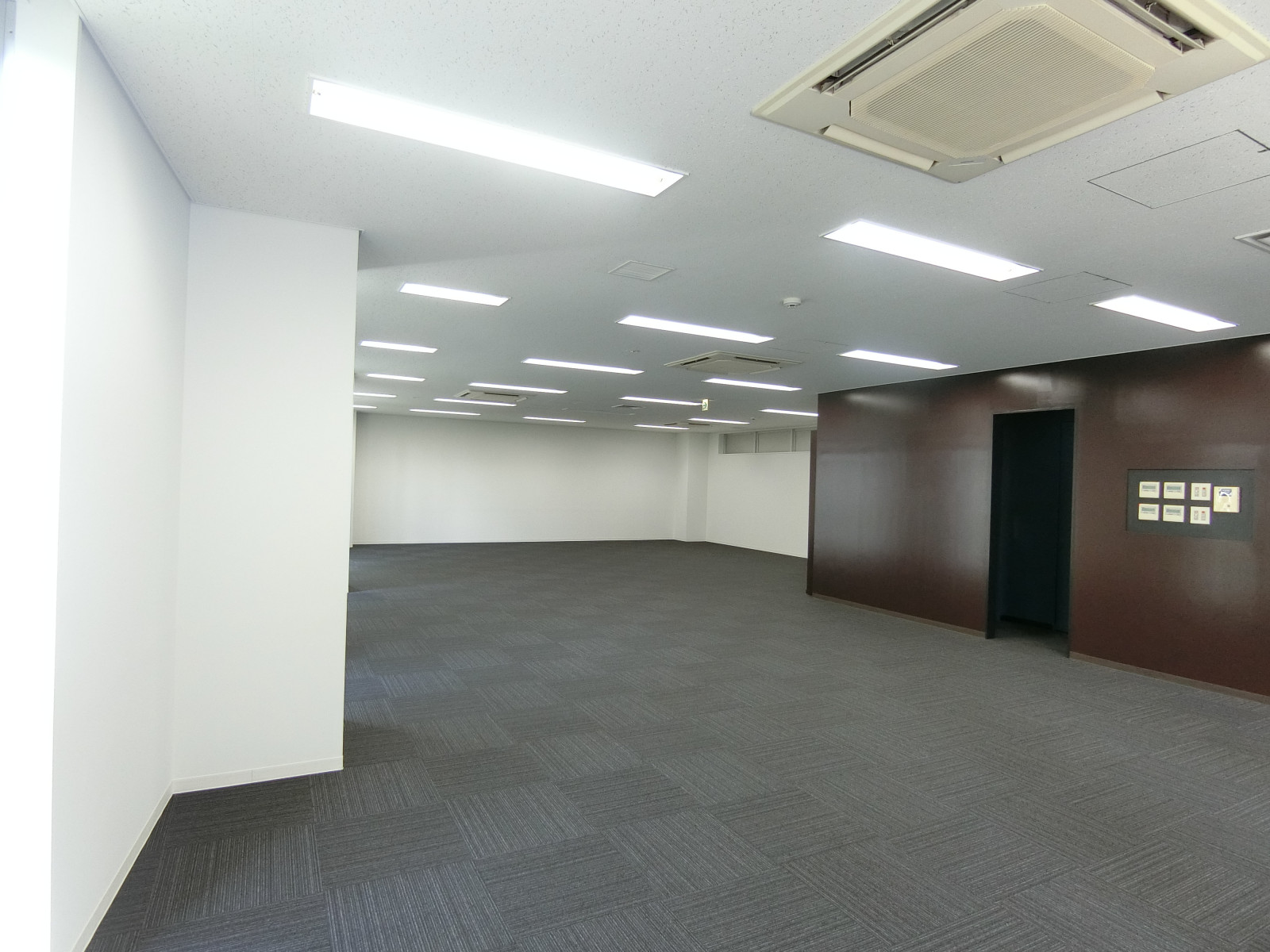 オフィス室内参考画像