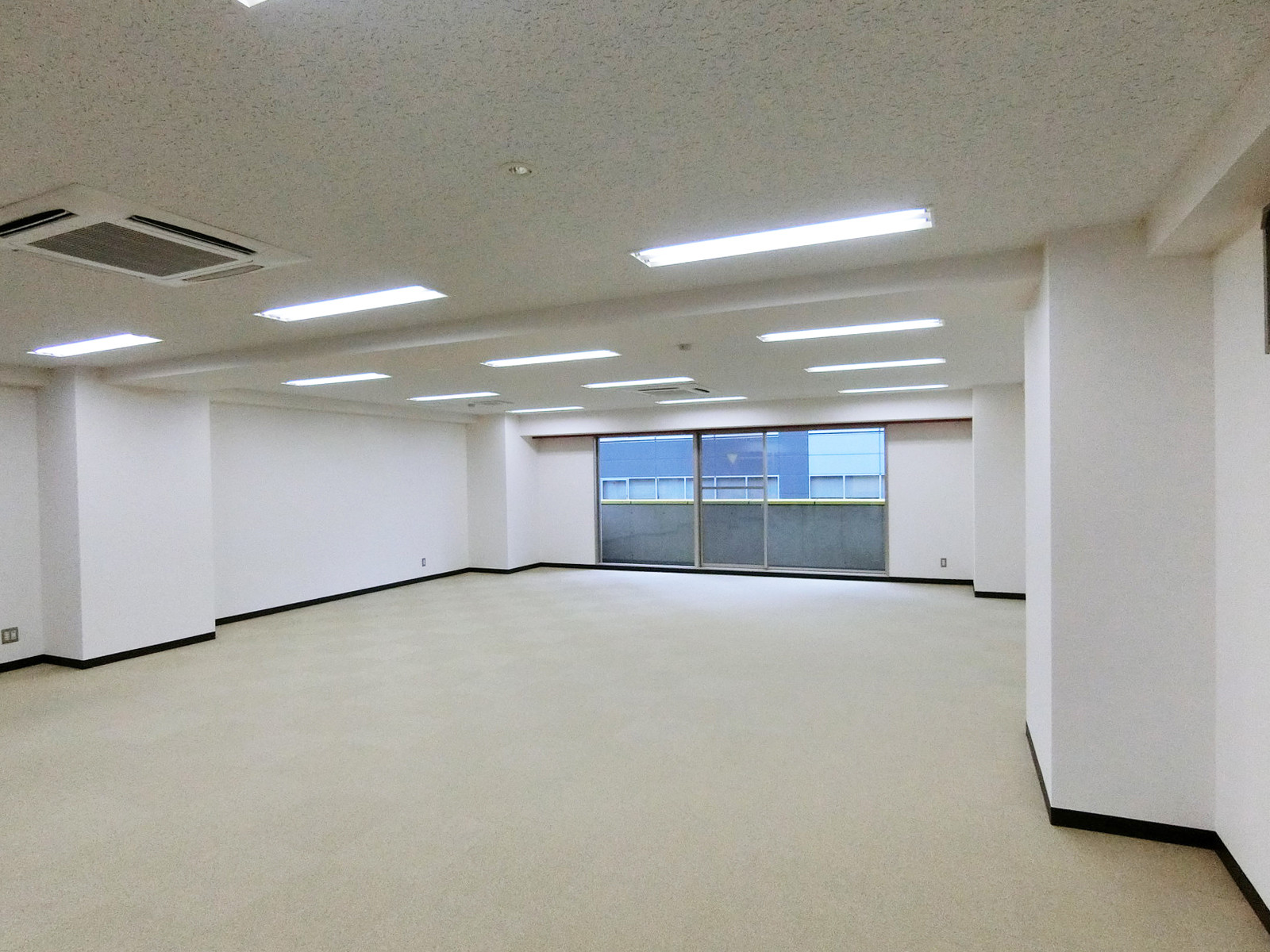 別角度の様子
