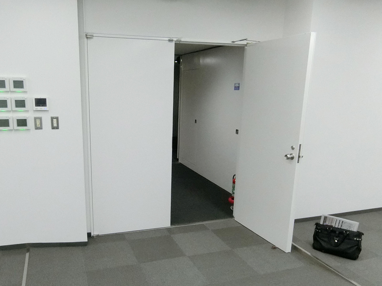 貸室出入口