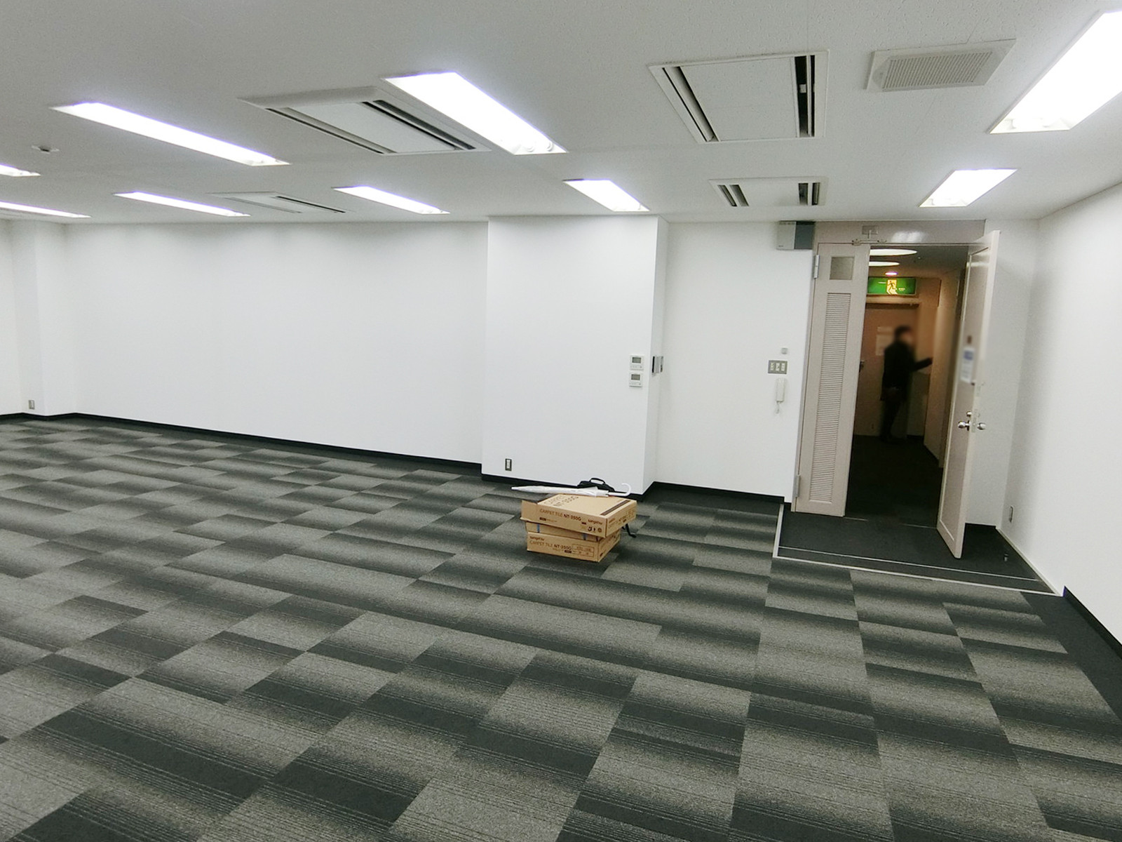 別角度の様子