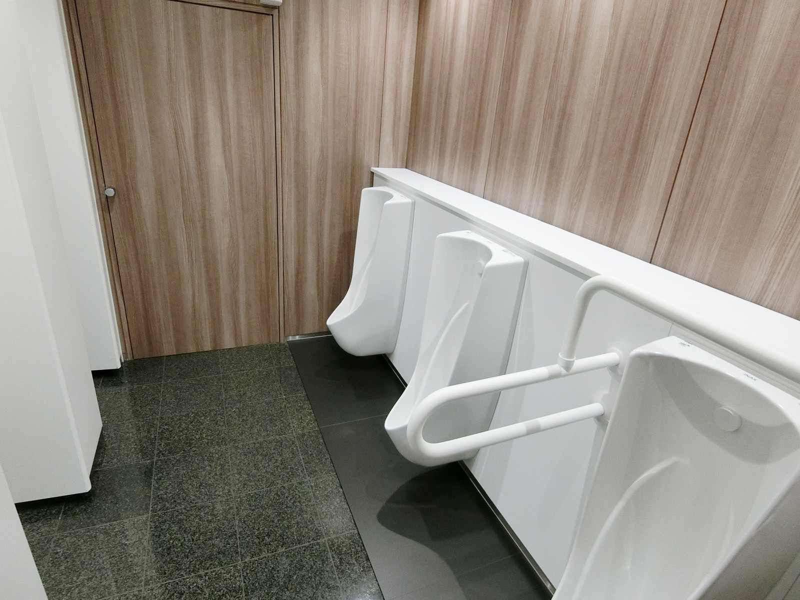 男性用トイレ