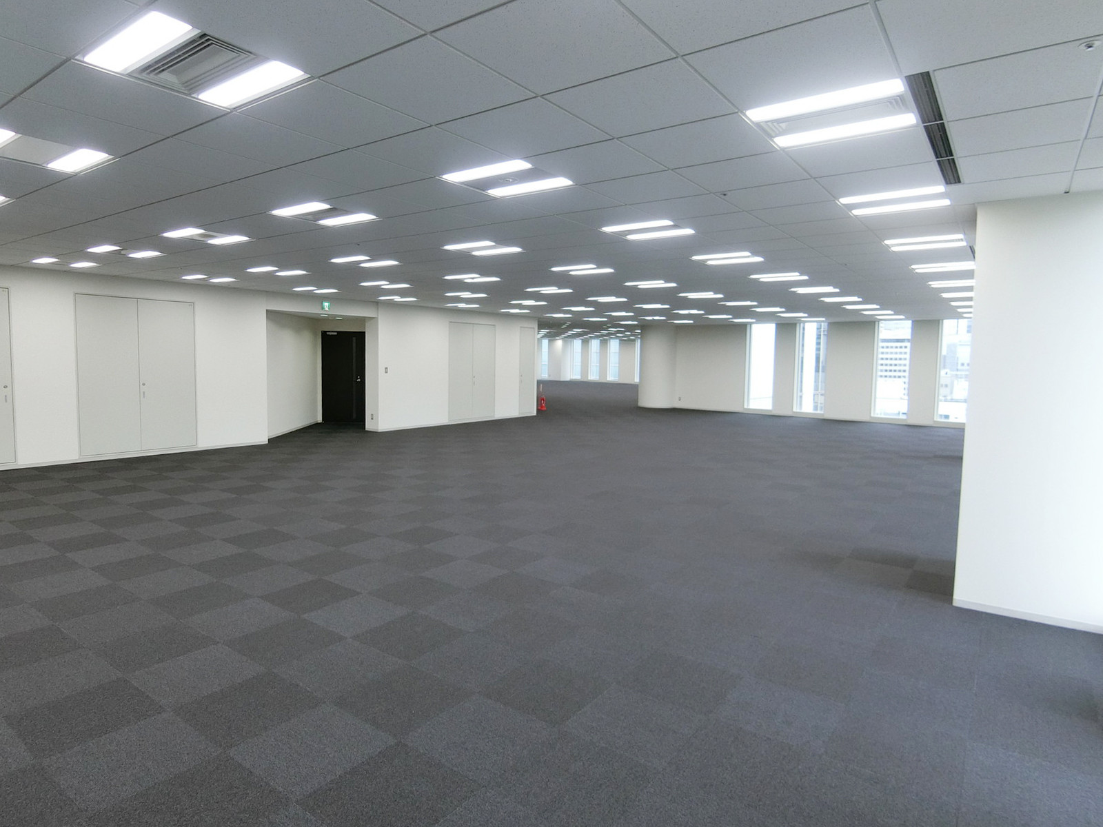 オフィス室内参考画像（13階・約172坪）